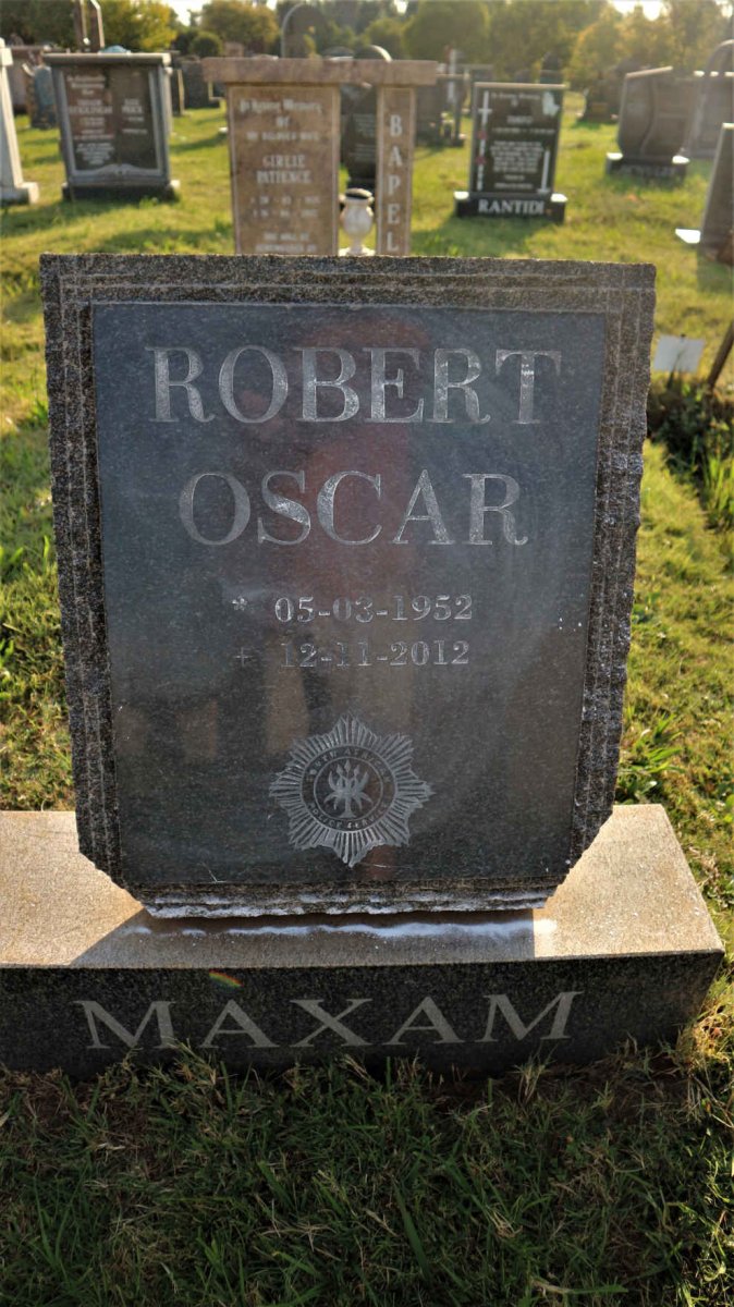 MAXAM Robert Oscar 1952-2012
