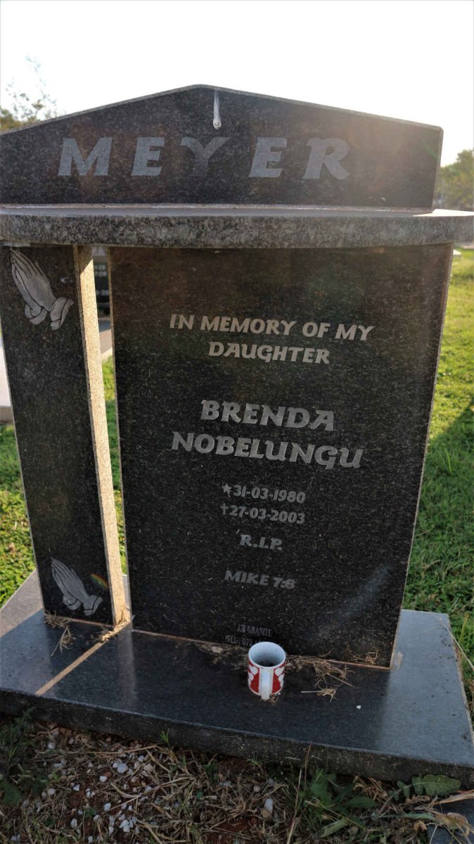 MEYER Brenda Nobelungu 1980-2003