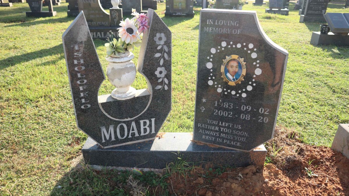 MOABI Tsholofelo 1983-2002