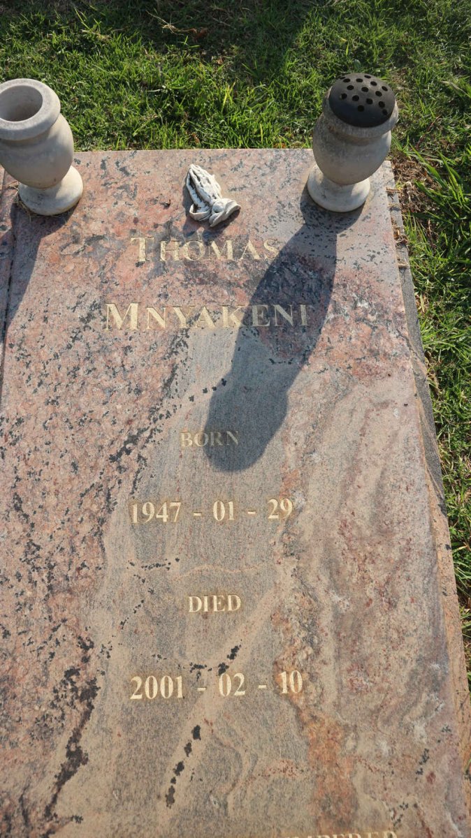 MNYAKENI Thomas 1947-2001
