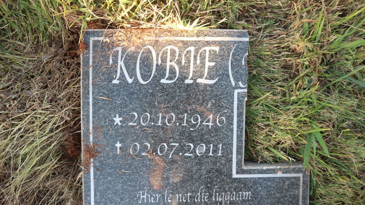 POTGIETER Kobie 1946-2011 &amp; M.M.C. 1946-