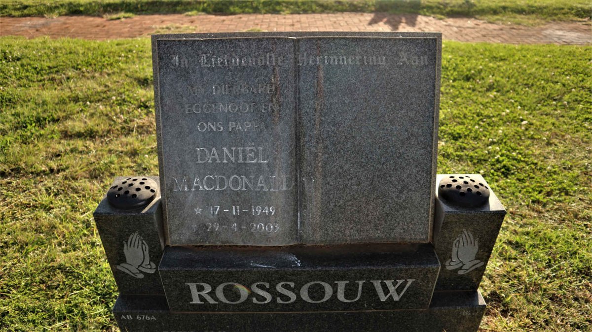 ROSSOUW Daniel Macdonald 1949-2003