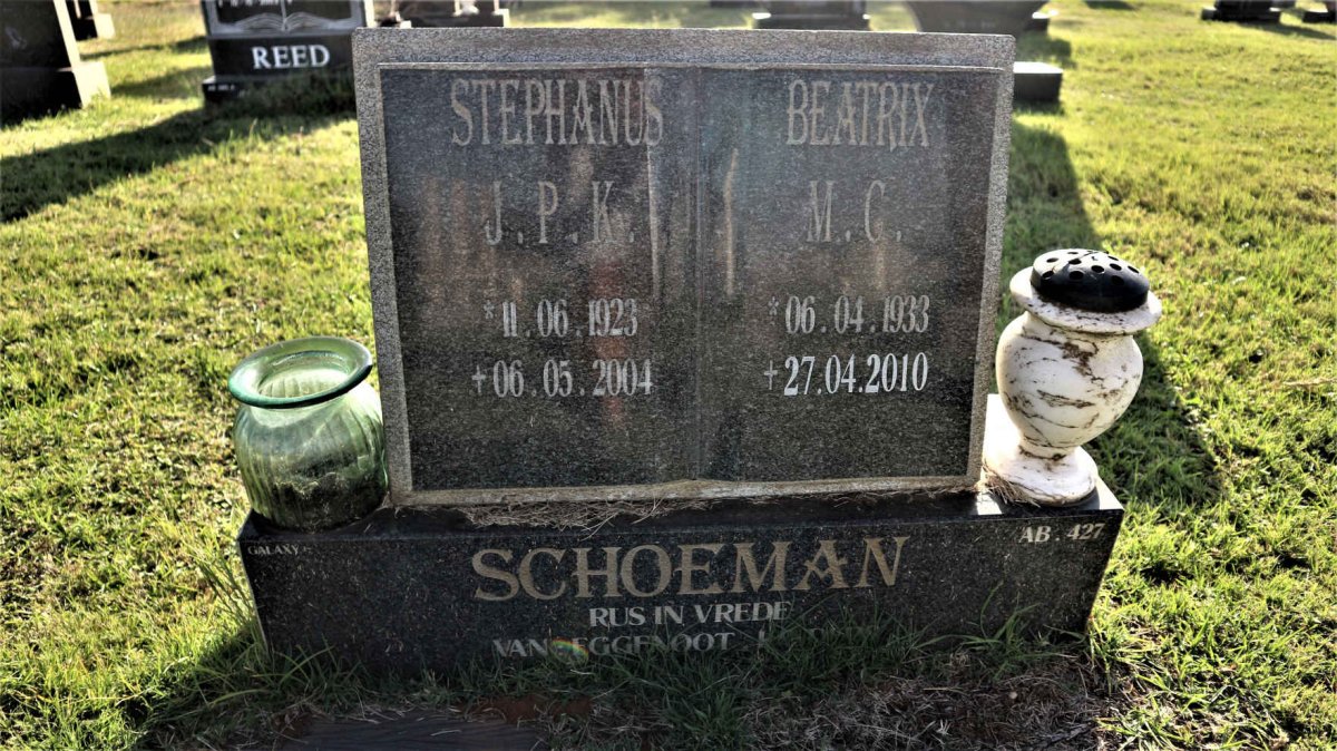 SCHOEMAN Stephanus J.P.K. 1923-2004 &amp; Beatrix M.C. 1933-2010