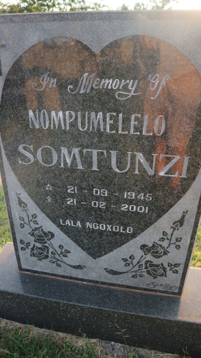 SOMTUNZI Nompumelelo 1945-2001
