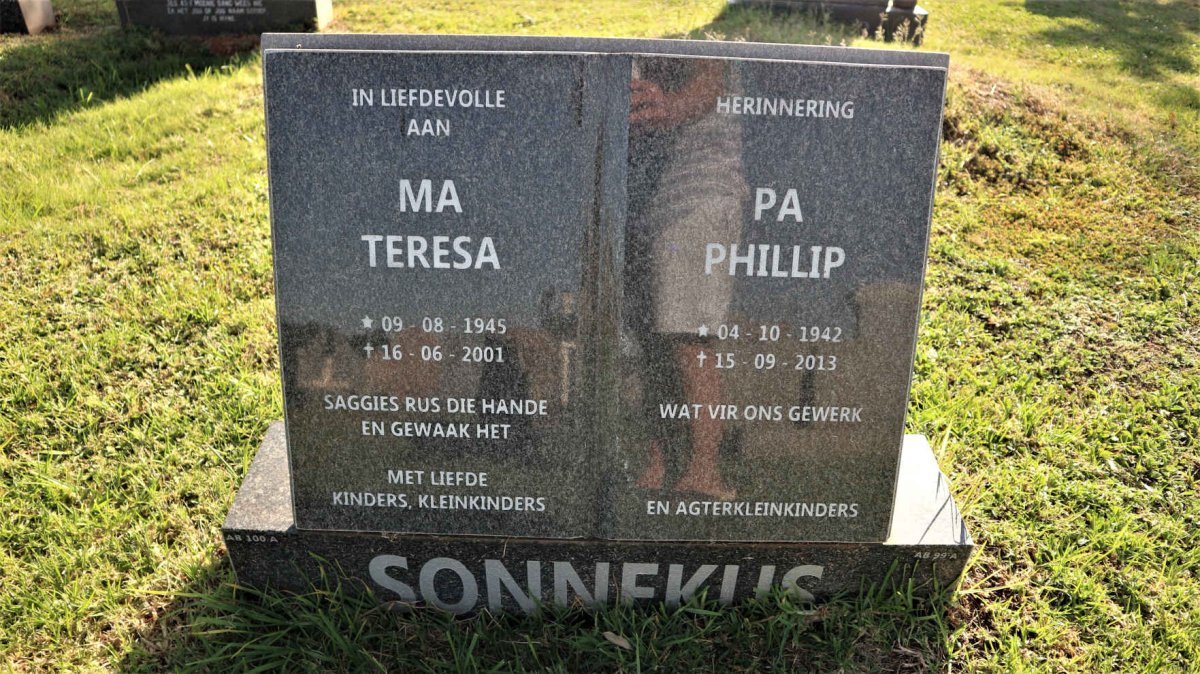 SONNEKUS Phillip 1942-2013 &amp; Teresa 1945-2001