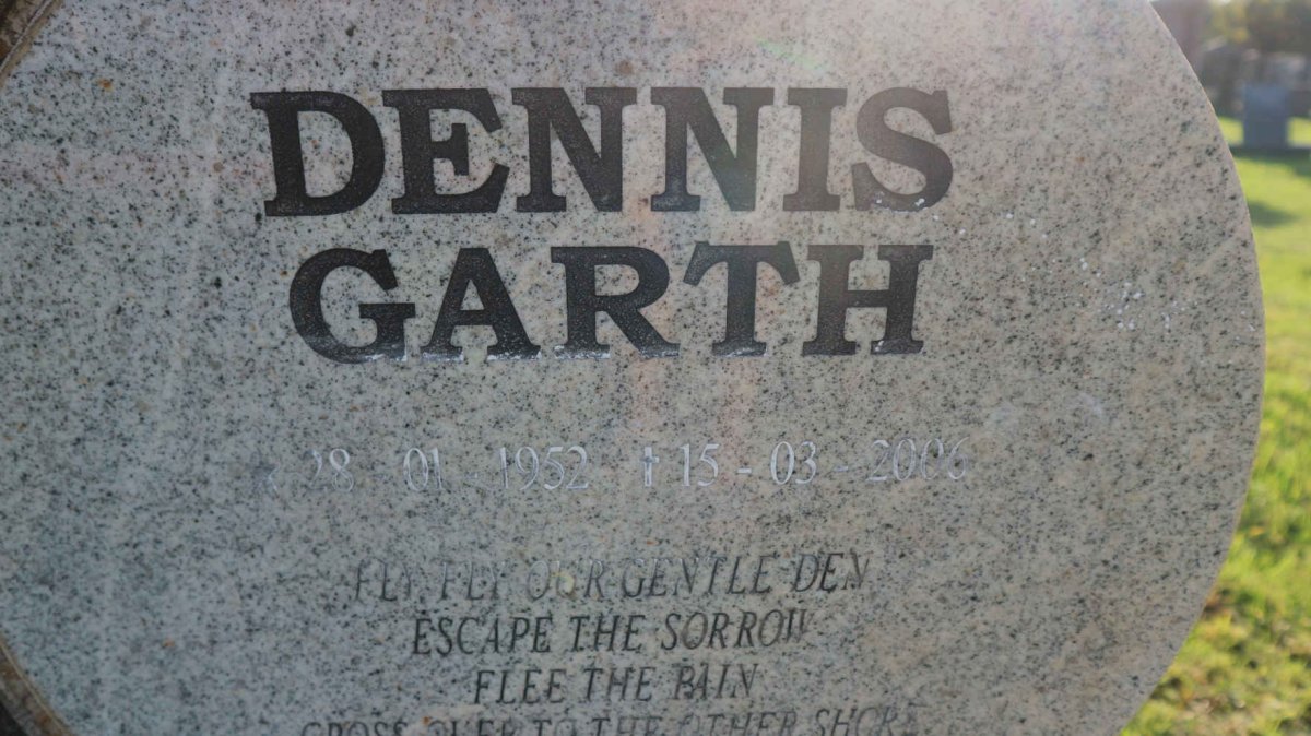 STOPFORD Dennis Garth 1952-2006