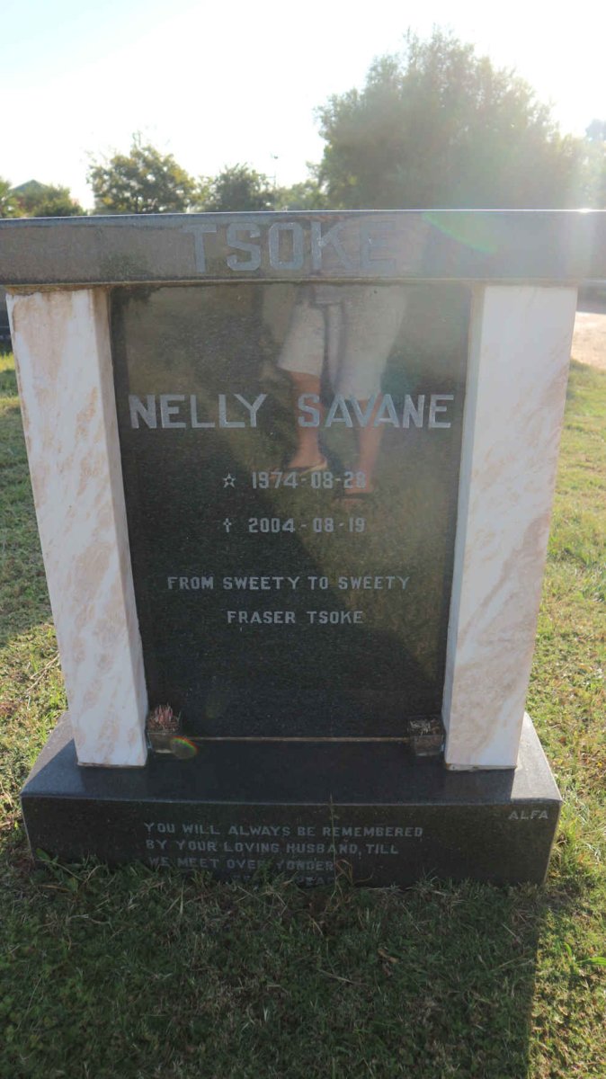 TSOKE Nelly Savane 1974-2004