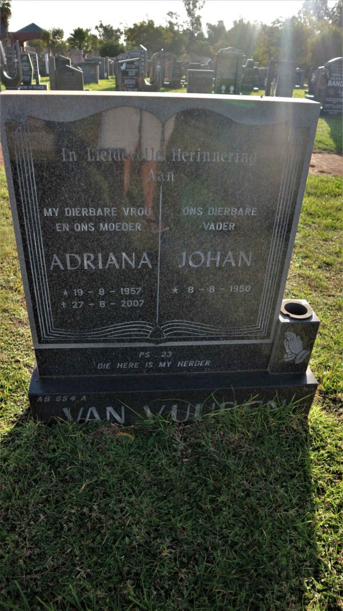 VUUREN Johan, van 1950- &amp; Adriana 1957-2007