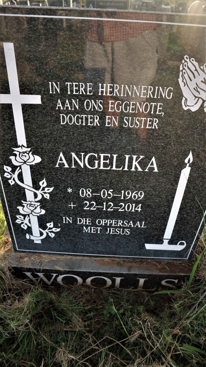 WOOLLS Angelika 1969-2014