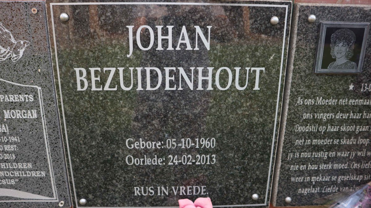 BEZUIDENHOUT Johan 1960-2013