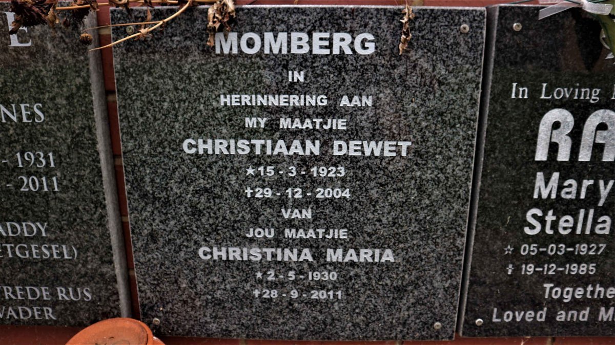 MOMBERG Christiaan Dewet 1923-2004 &amp; Christina Maria 1930-2011