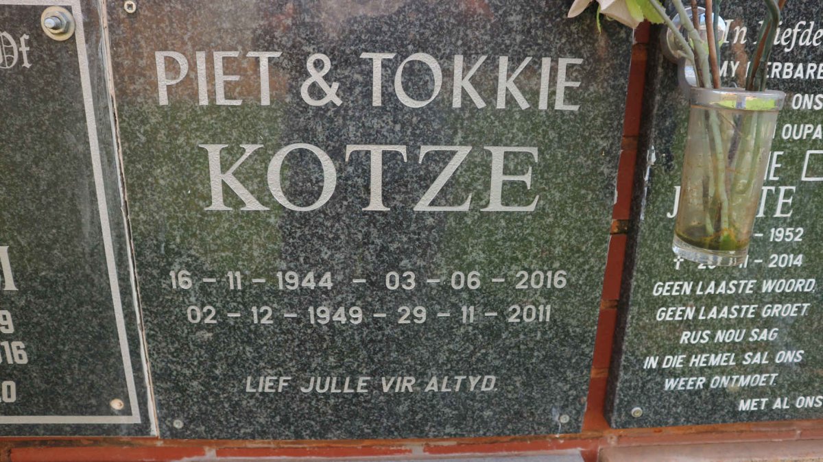 KOTZE Piet 1944-2016 &amp; Tokkie 1949-2011