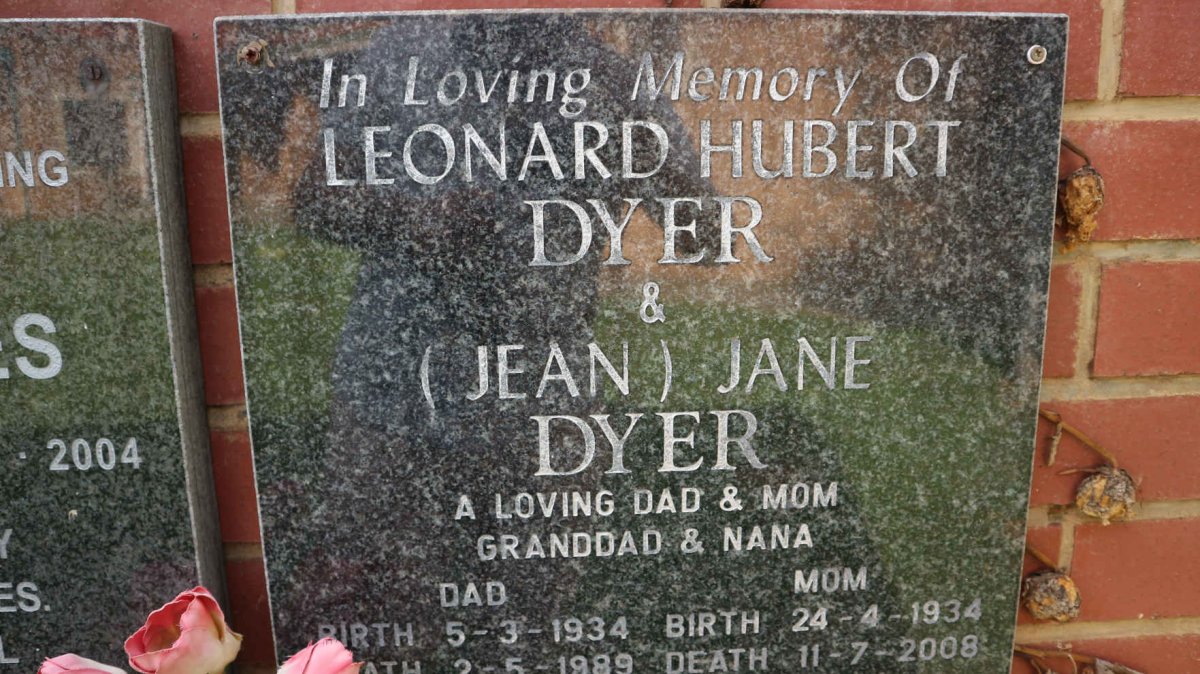 DYER Leonard Hubert 1934-1889 &amp; Jane 1934-2008