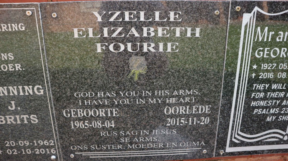 FOURIE Yzelle Elizabeth 1965-2015