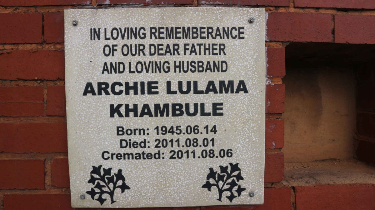 KHAMBULE Archie Lulama 1945-2010