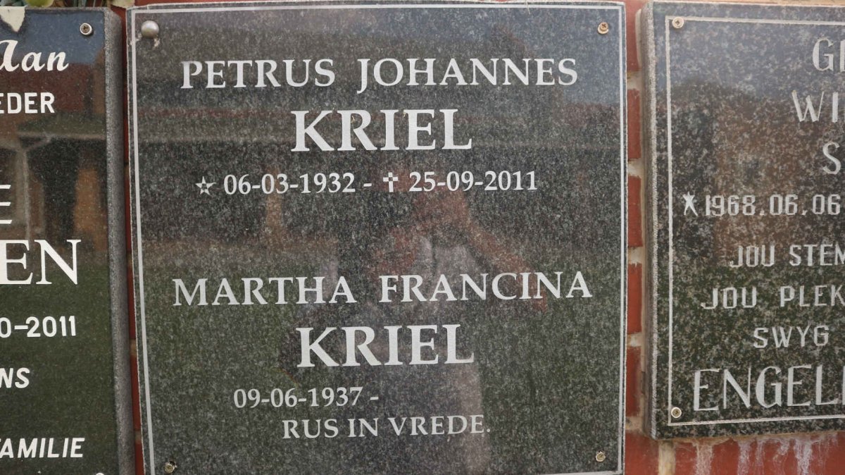 KRIEL Petrus Johannes 1932-2011 &amp; Martha Francina 1937-