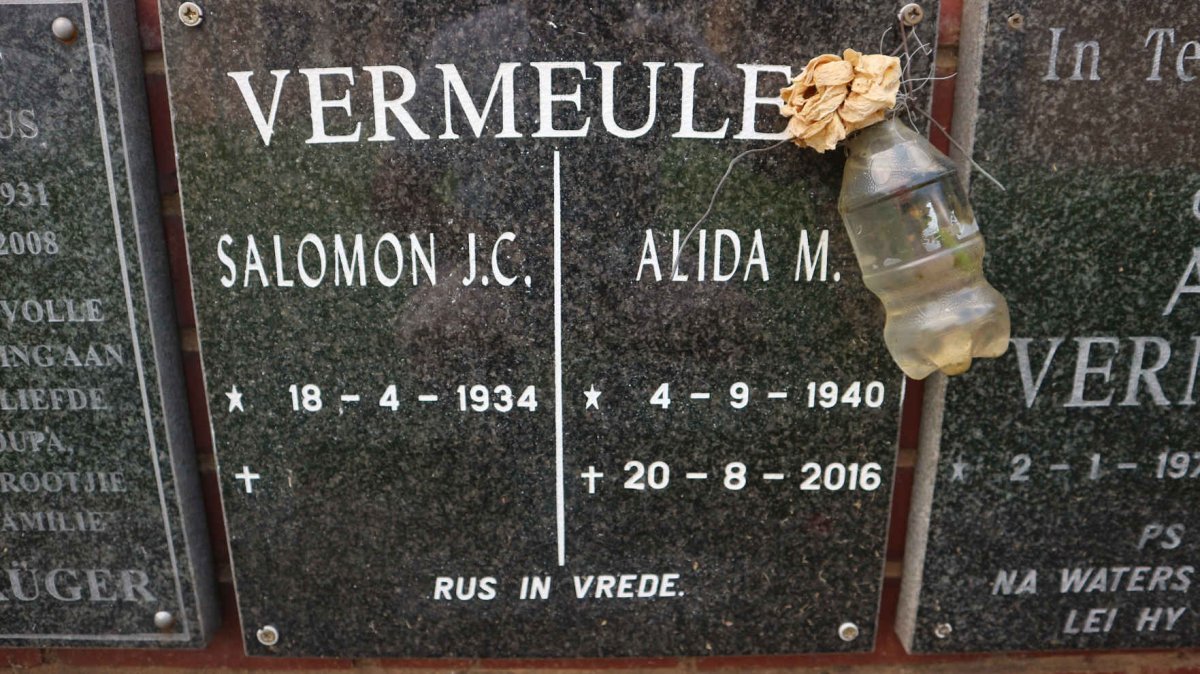 VERMEULEN Salomon J.C. 1934- &amp; Alida M. 1940-2016
