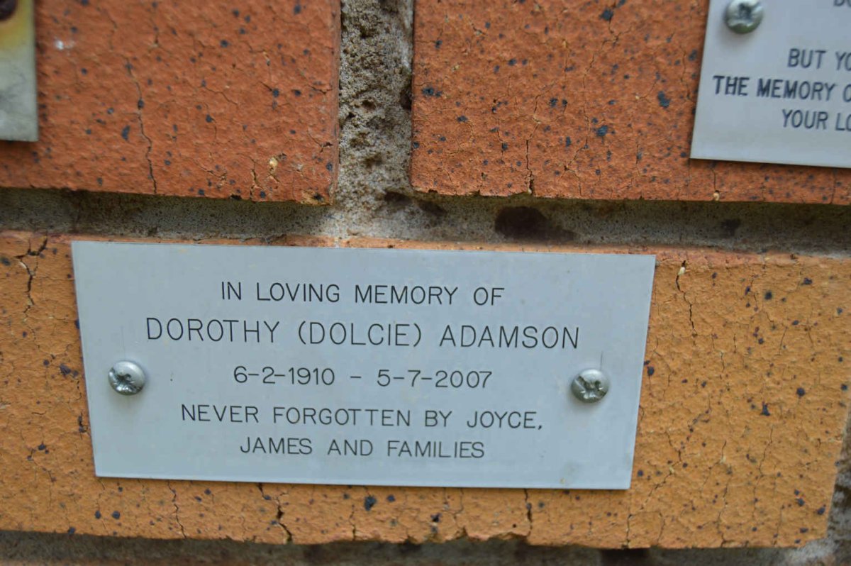 ADAMSON Dorothy 1910-2007