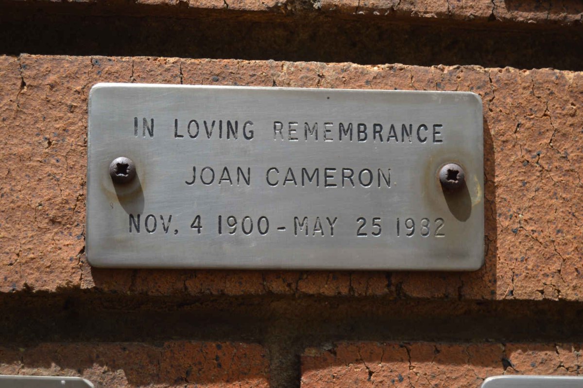 CAMERON Joan 1900-1982