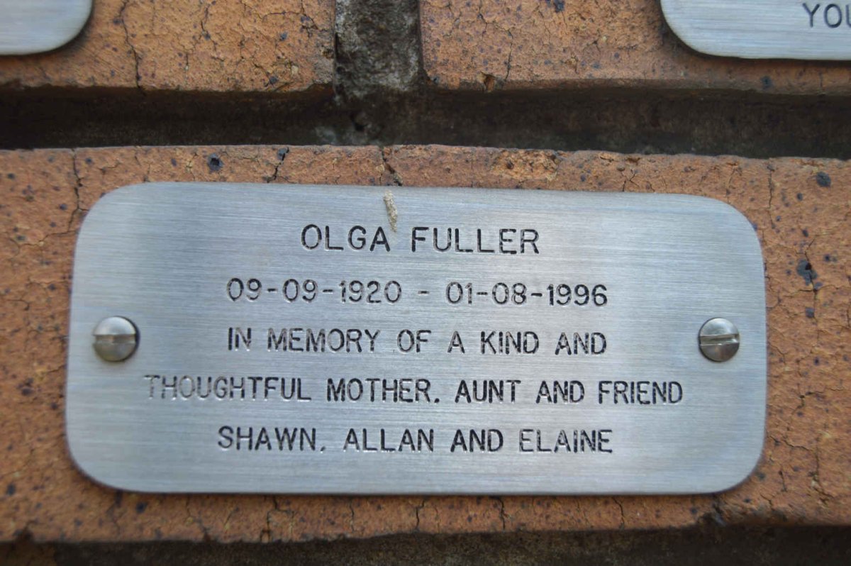 FULLER Olga 1920-1996