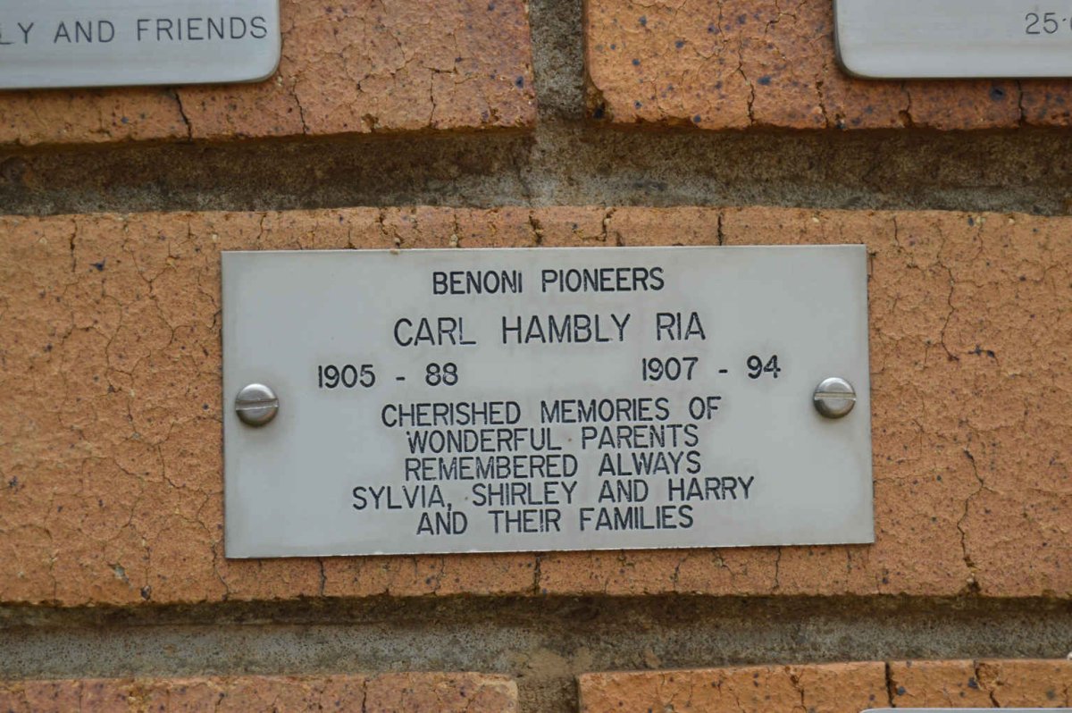 HAMBLY Carl 1905-1988 &amp; Ria 1907-1994