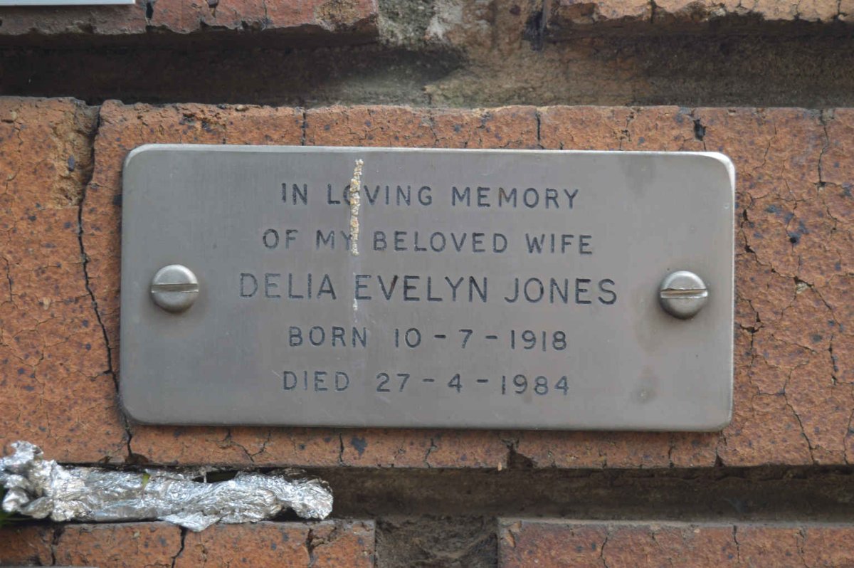 JONES Delia Evelyn 1918-1984