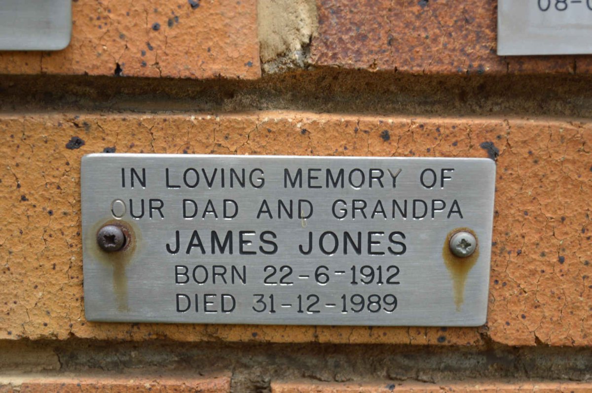 JONES James 1912-1989