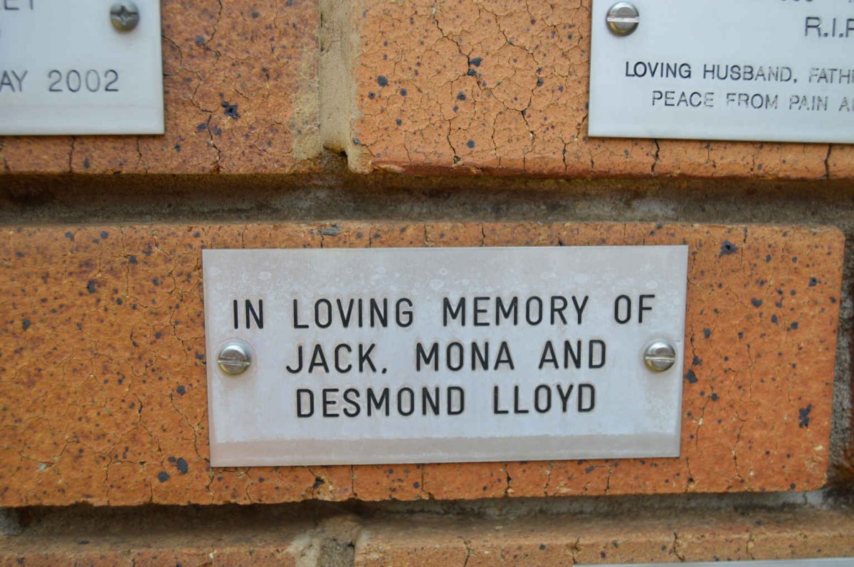 LLOYD Jack :: LLOYD Mona :: LLOYD Desmond