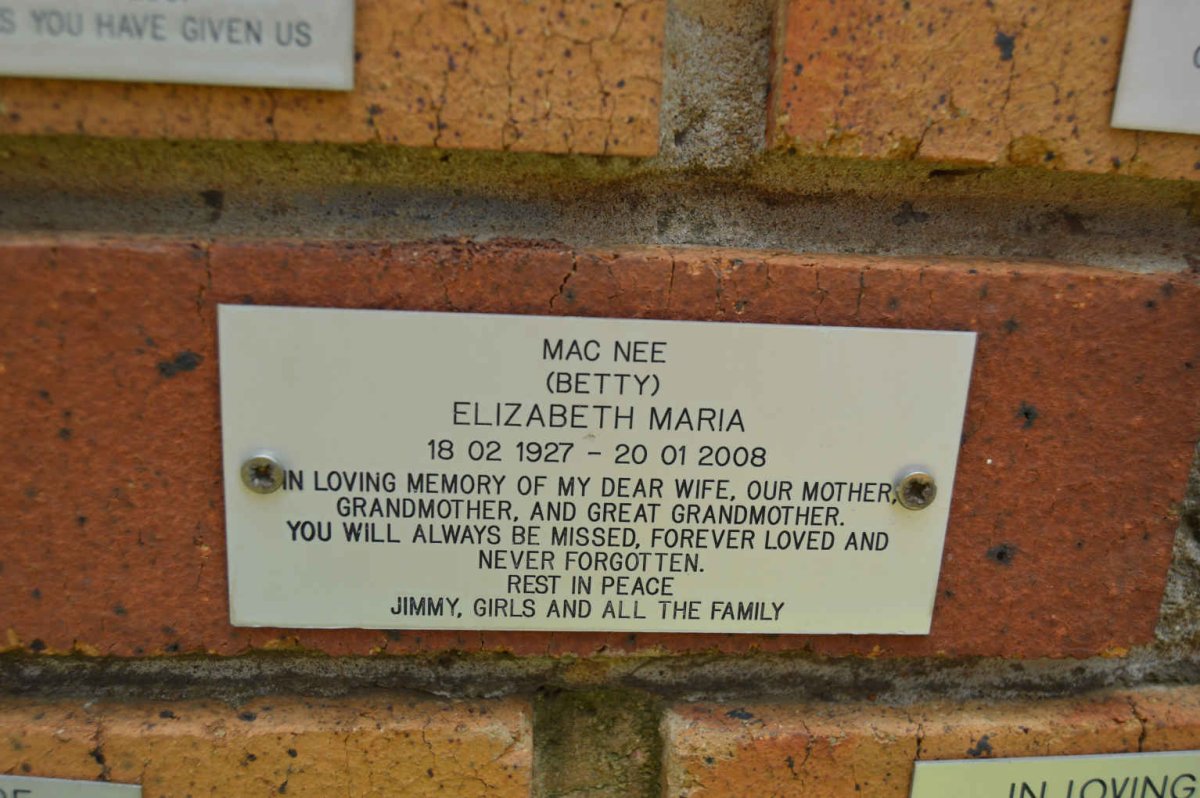 MACNEE Elizabeth Maria 1927-2008