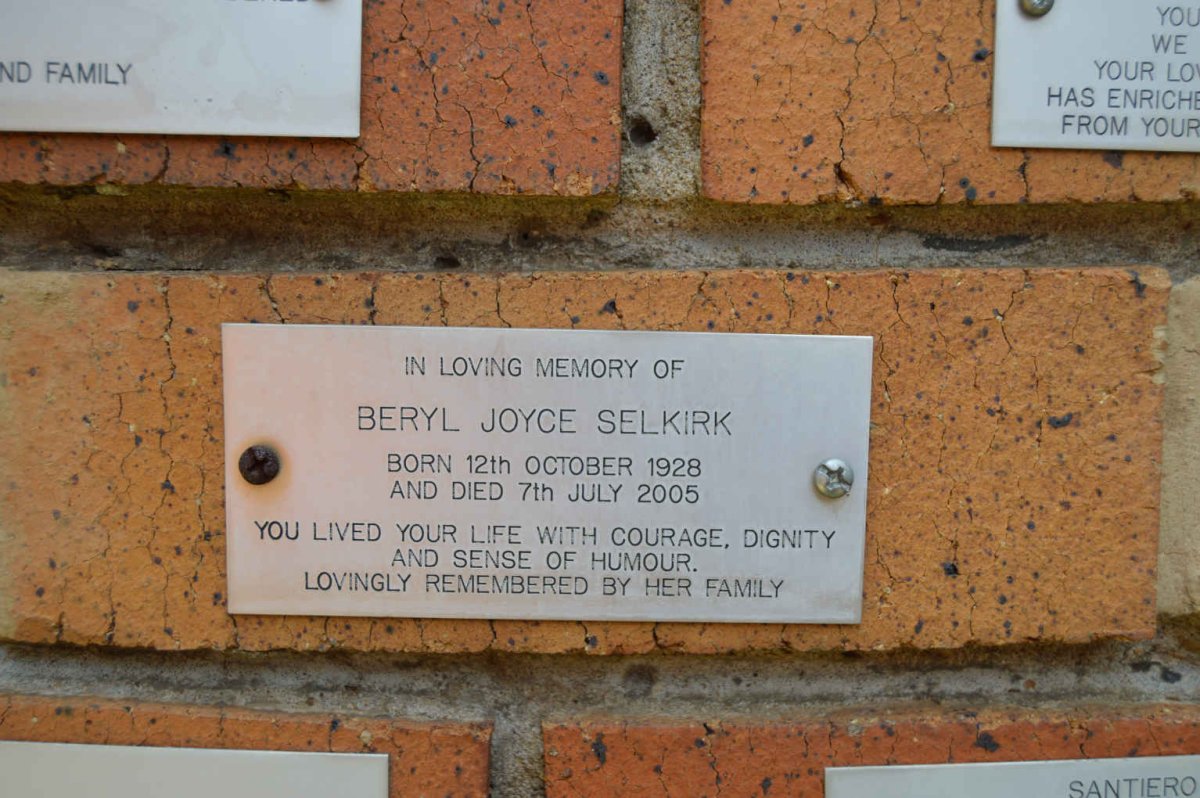 SELKIRK Beryl Joyce 1928-2005