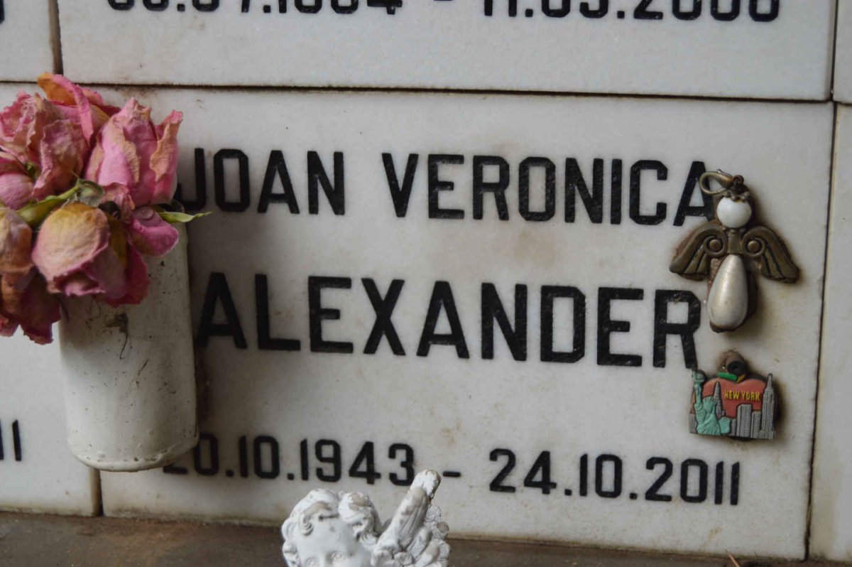 ALEXANDER Joan Veronica 1943-2011