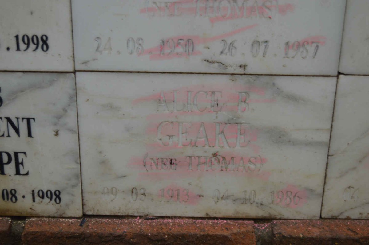 GEAKE Alice B. nee THOMAS 1913-1986