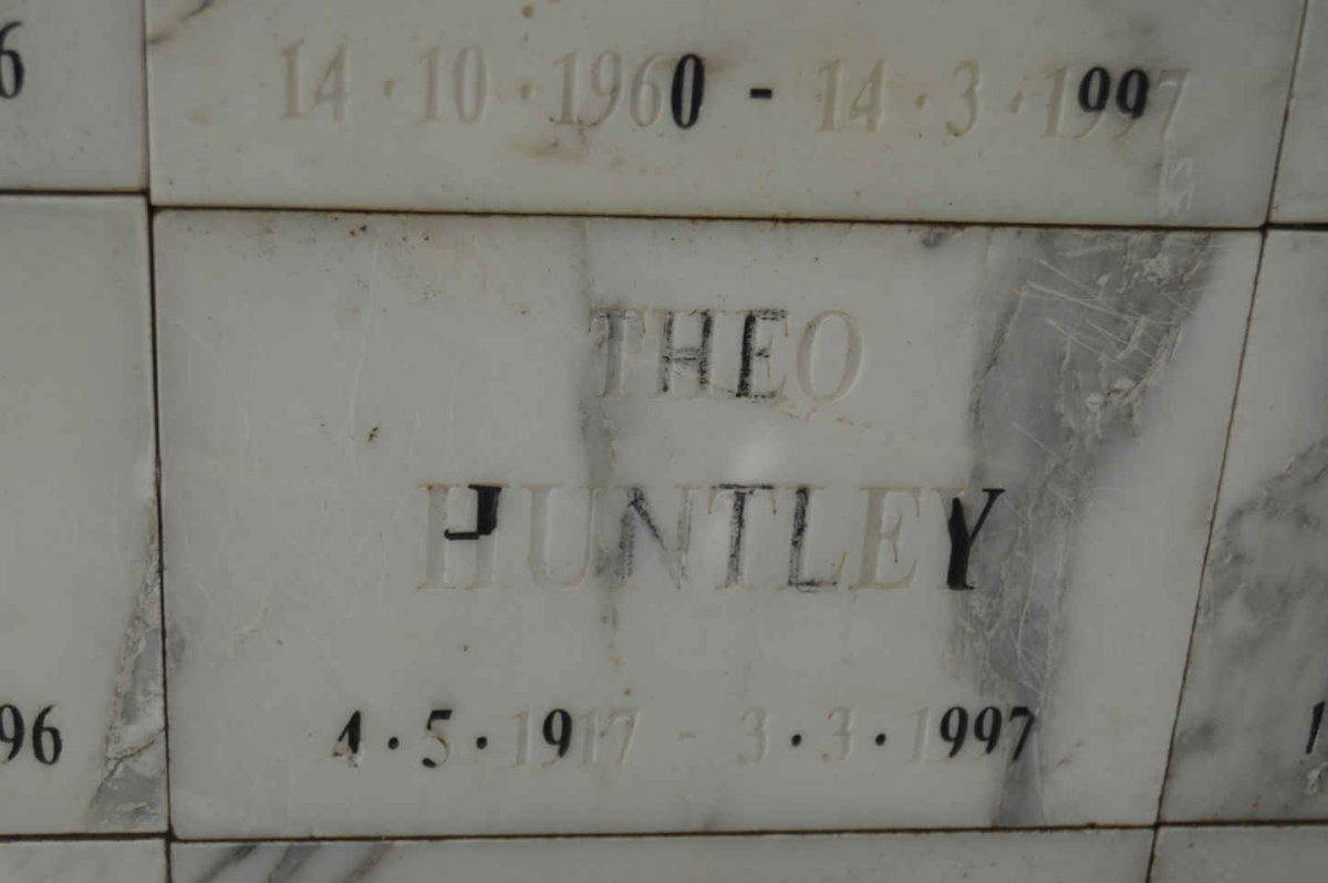HUNTLEY Theo 1917-1997