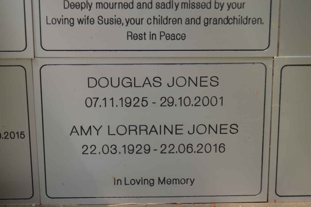 JONES Douglas 1925-2001 &amp; Amy Lorraine 1929-2016