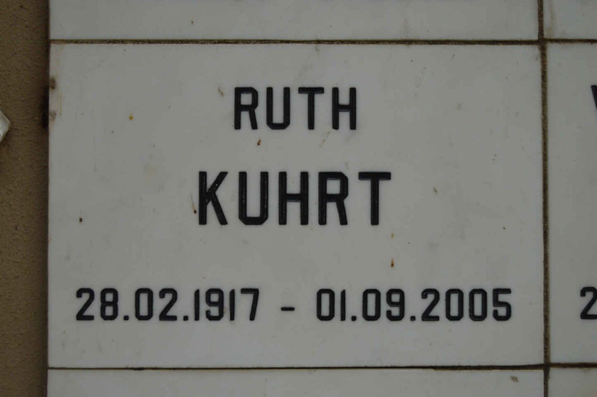KUHRT Ruth 1917-2005