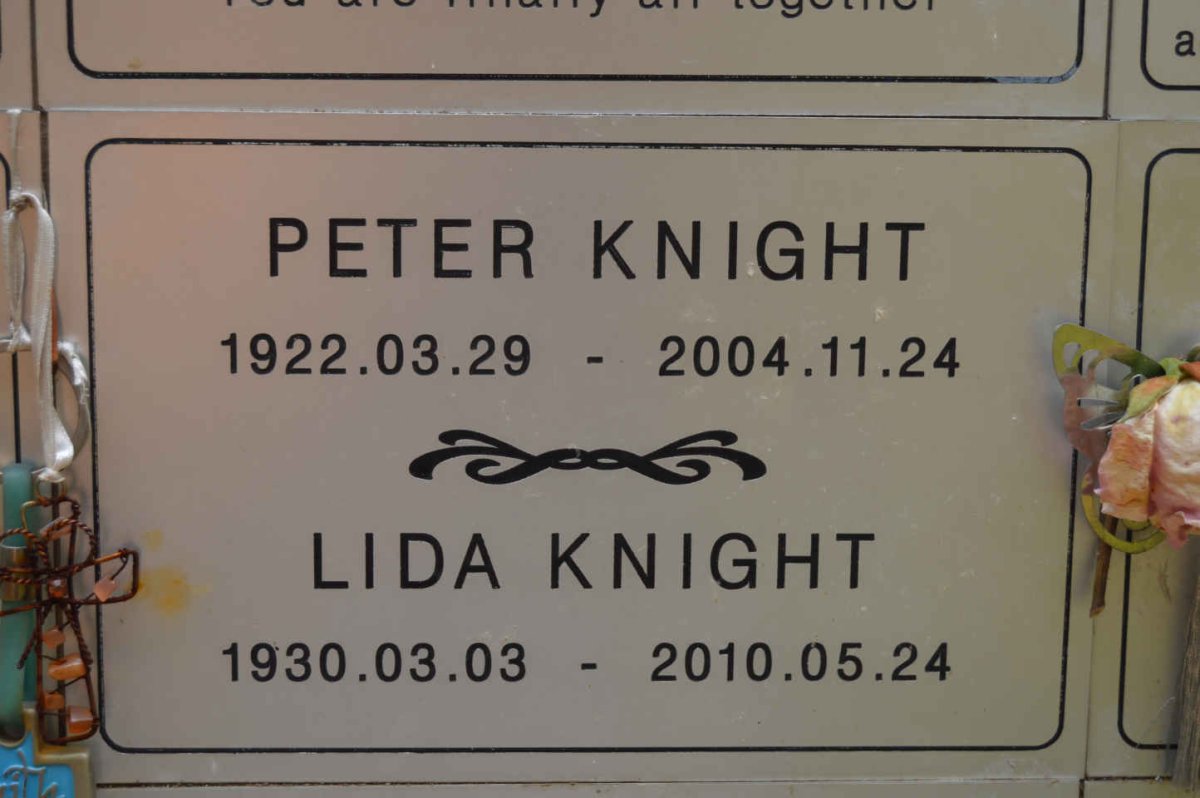 KNIGHT Peter 1922-2004 &amp; Lida 1930-2010