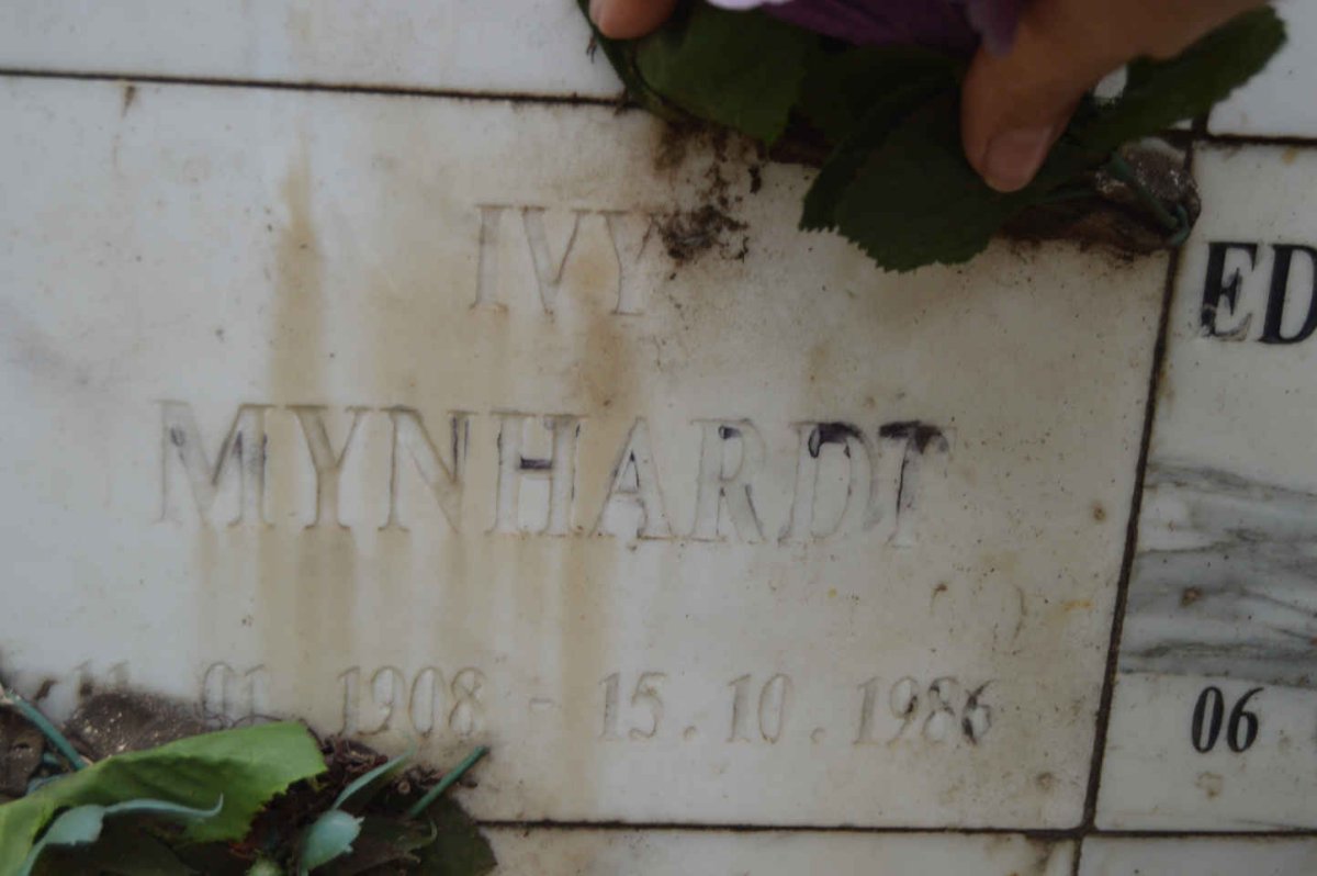 MYNHARDT Ivy 1908-1986