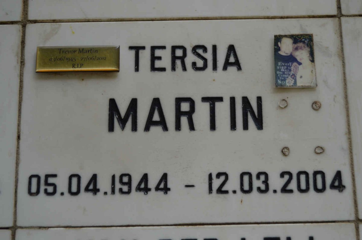 MARTIN Trevor 1945-2012 &amp; Tersia 1944-2004