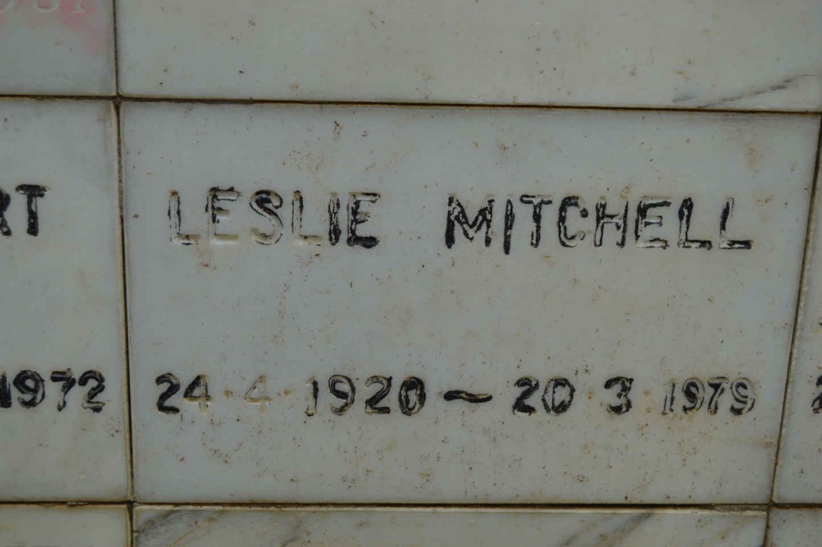MITCHELL Leslie 1920-1979