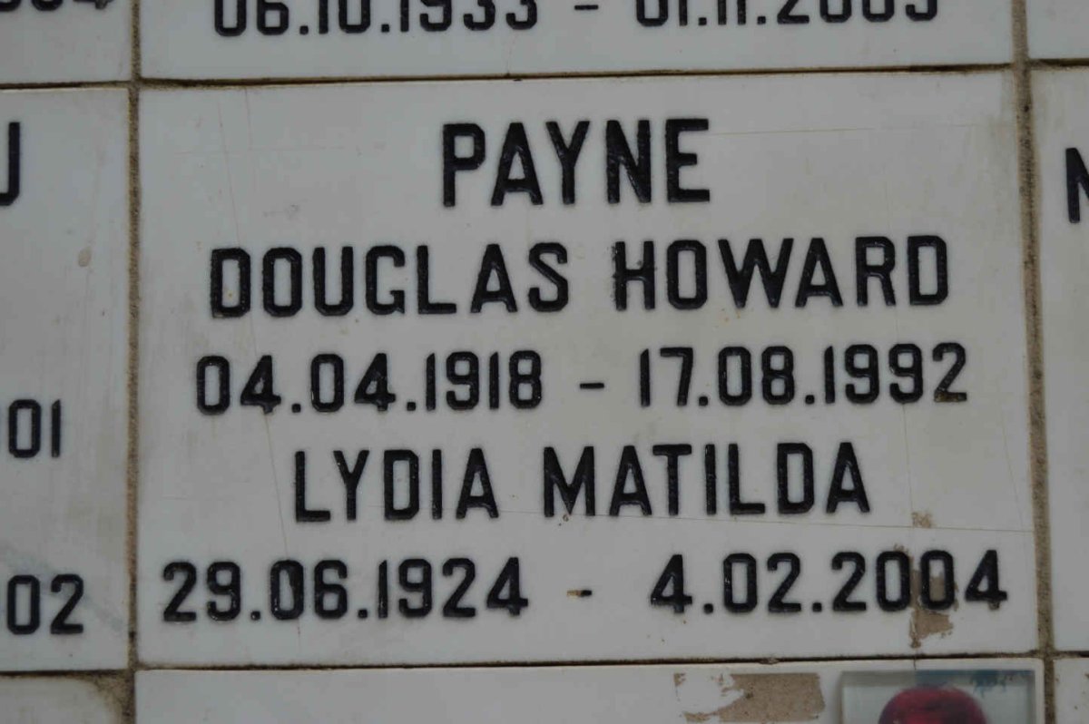 PAYNE Douglas Howard 1918-1992 &amp; Lydia Matilda 1924-2004