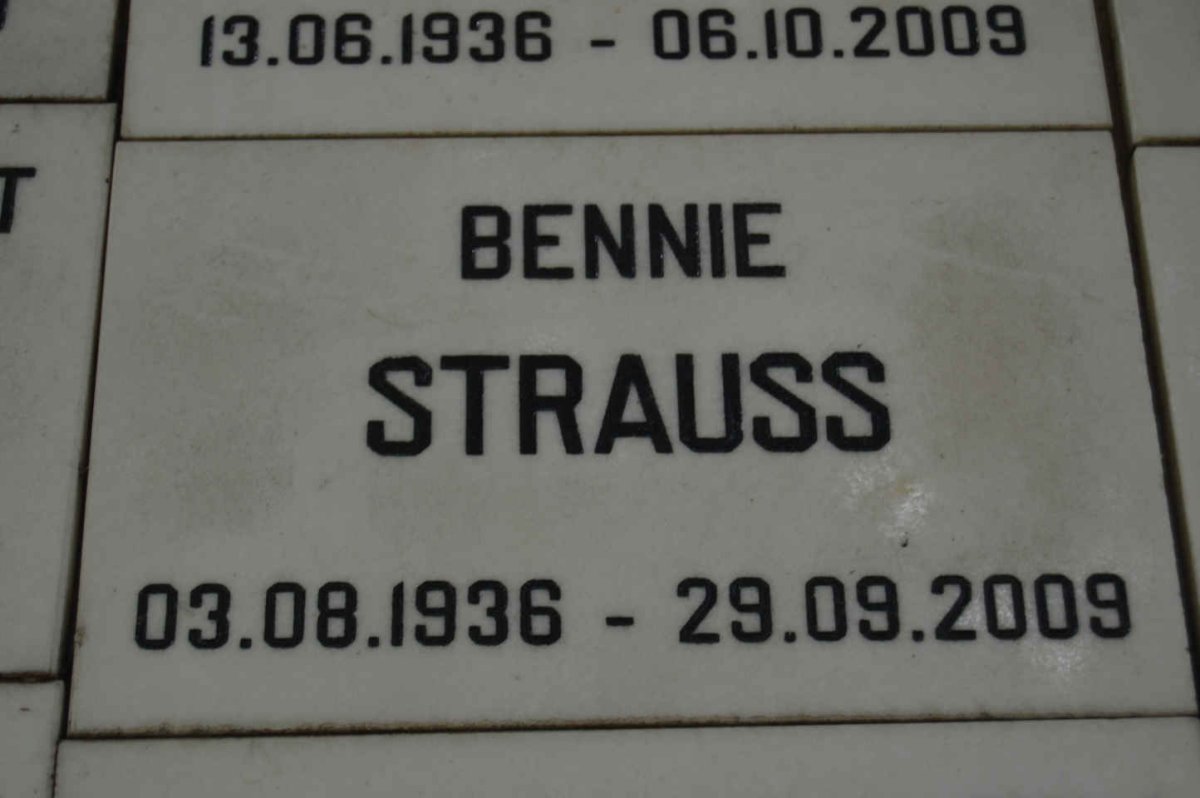 STRAUSS Bennie 1936-2009
