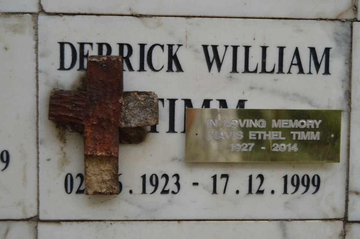 TIMM Derrick William 1923-1999 &amp; Mavis Ethel 1927-2014