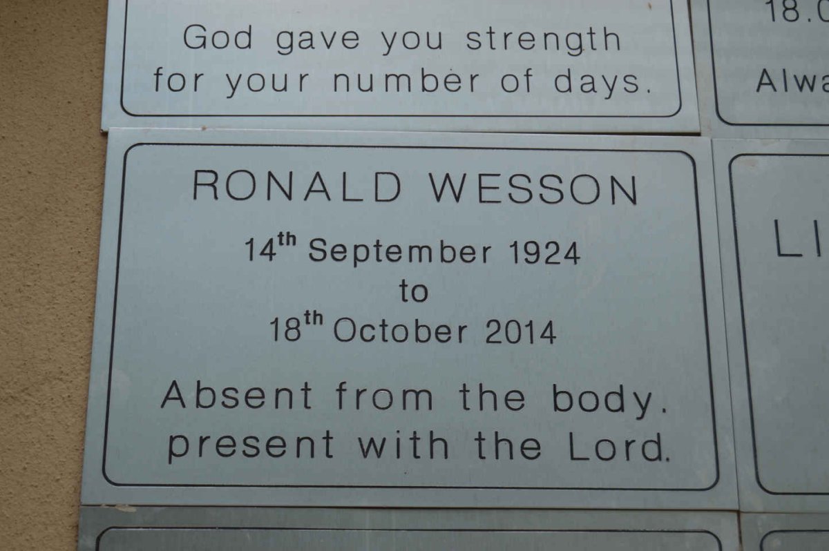 WESSON Ronald 1924-2014