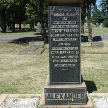 ALEXANDER Willie -1929 &amp; Myra -1928 :: DINGWALL Joyce Lily nee ALEXANDER 1907-1983 :: ALEXANDER Douglas Leslie 1905-1964