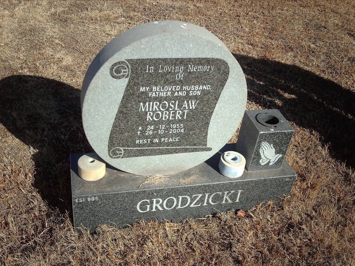 GRODZICKI Miroslaw Robert 1955-2004