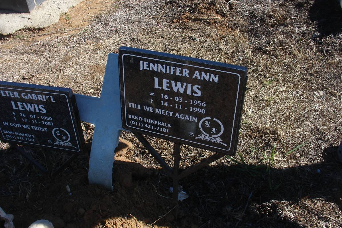 LEWIS Peter Gabriel 1950-2007 :: LEWIS Jennifer Ann 1956-1990