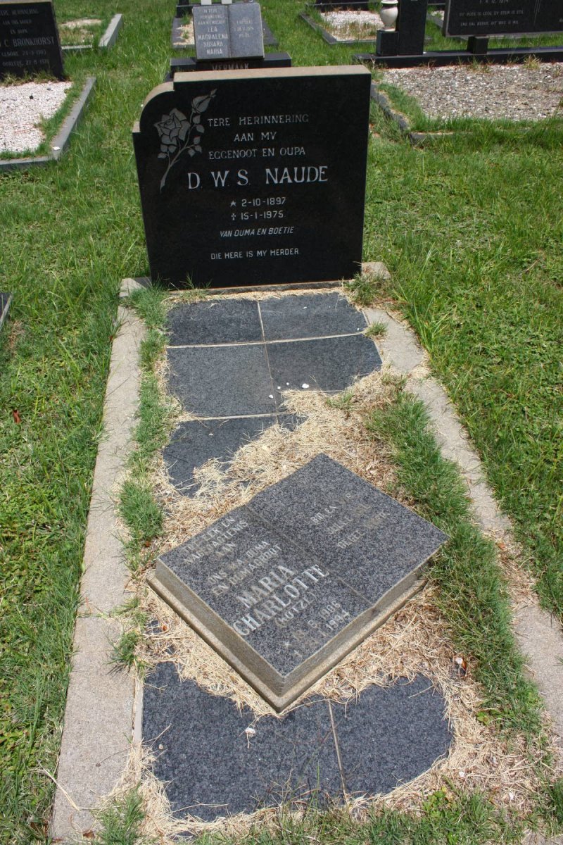 NAUDE D.W.S. 1897-1975 &amp; Maria Charlotte KOTZE 1906-1994
