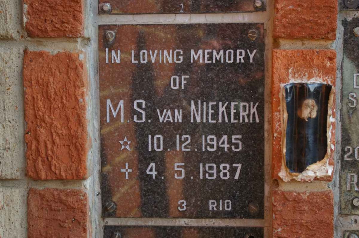NIEKERK M.S., van 1945-1987