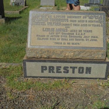 PRESTON Leslie Anvas -1944 :: Alfred Woodruffe -1926 :: Bertel Wilfred -1934