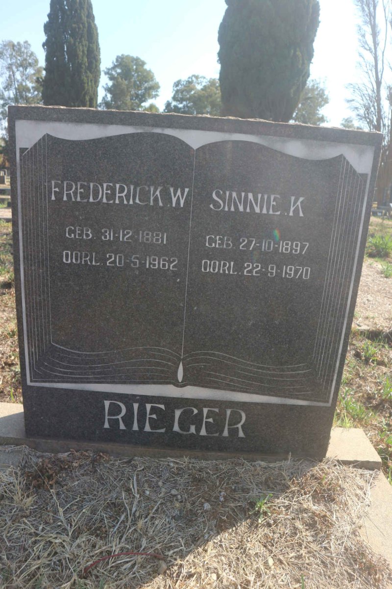 RIEGER Frederick W. 1881-1962 & Sinnie K. 1897-1970